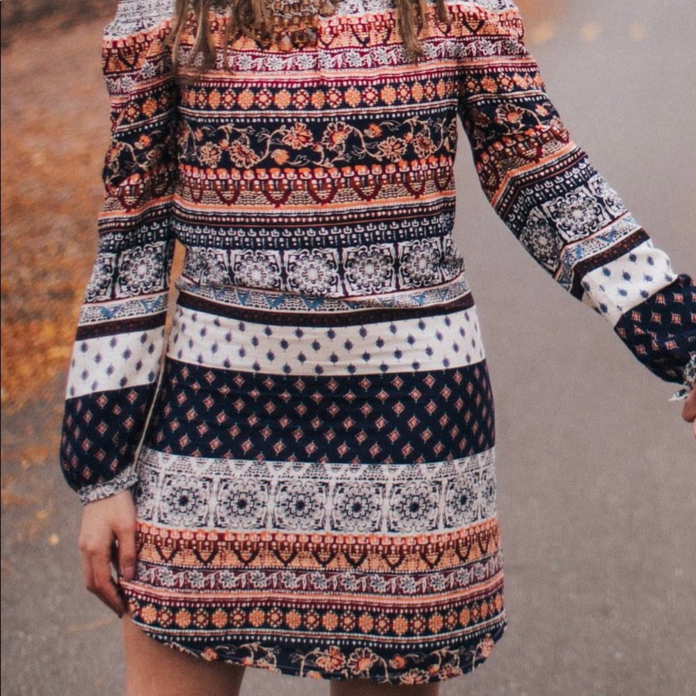 Pattern long sleeve dress